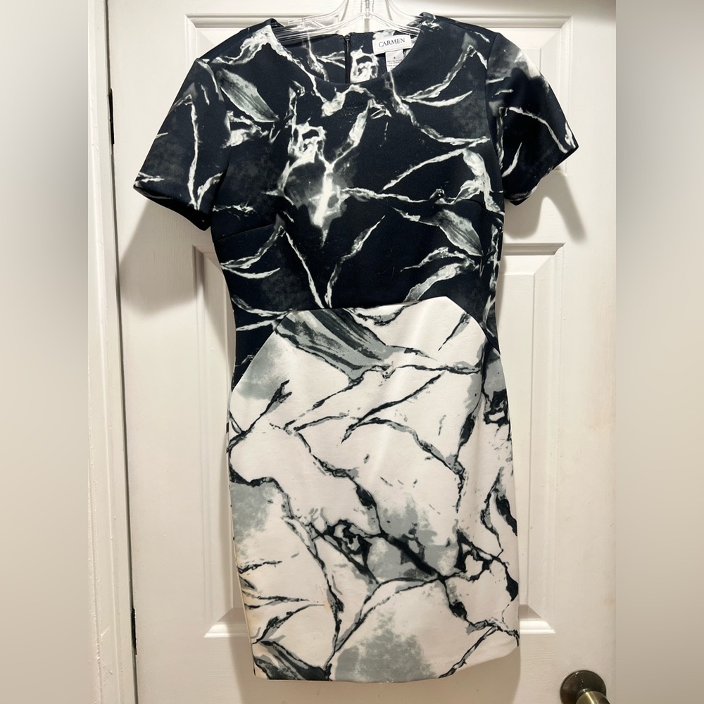 Carmen Marc Valvo Black and White Marble Print Sheath Dress